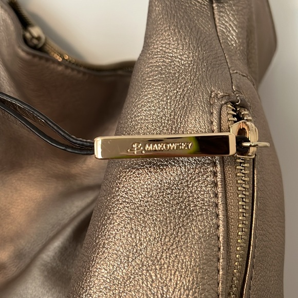 B Makowsky metallic,leather handbag.Goldtone hardware.Gently used - Picture 2 of 5